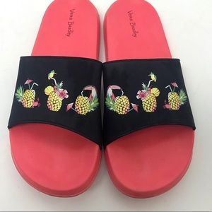 Brand New Vera Bradley Pineapple Slides 🍍